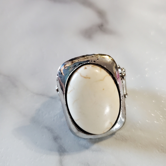 White Stone Silver Tone Stretch Band  💥3 for $24💥 - Picture 6 of 16